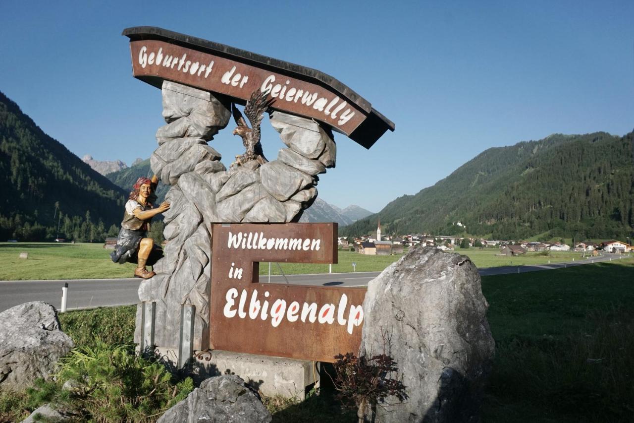 Haus Walch Bed and Breakfast Elbigenalp Eksteriør billede