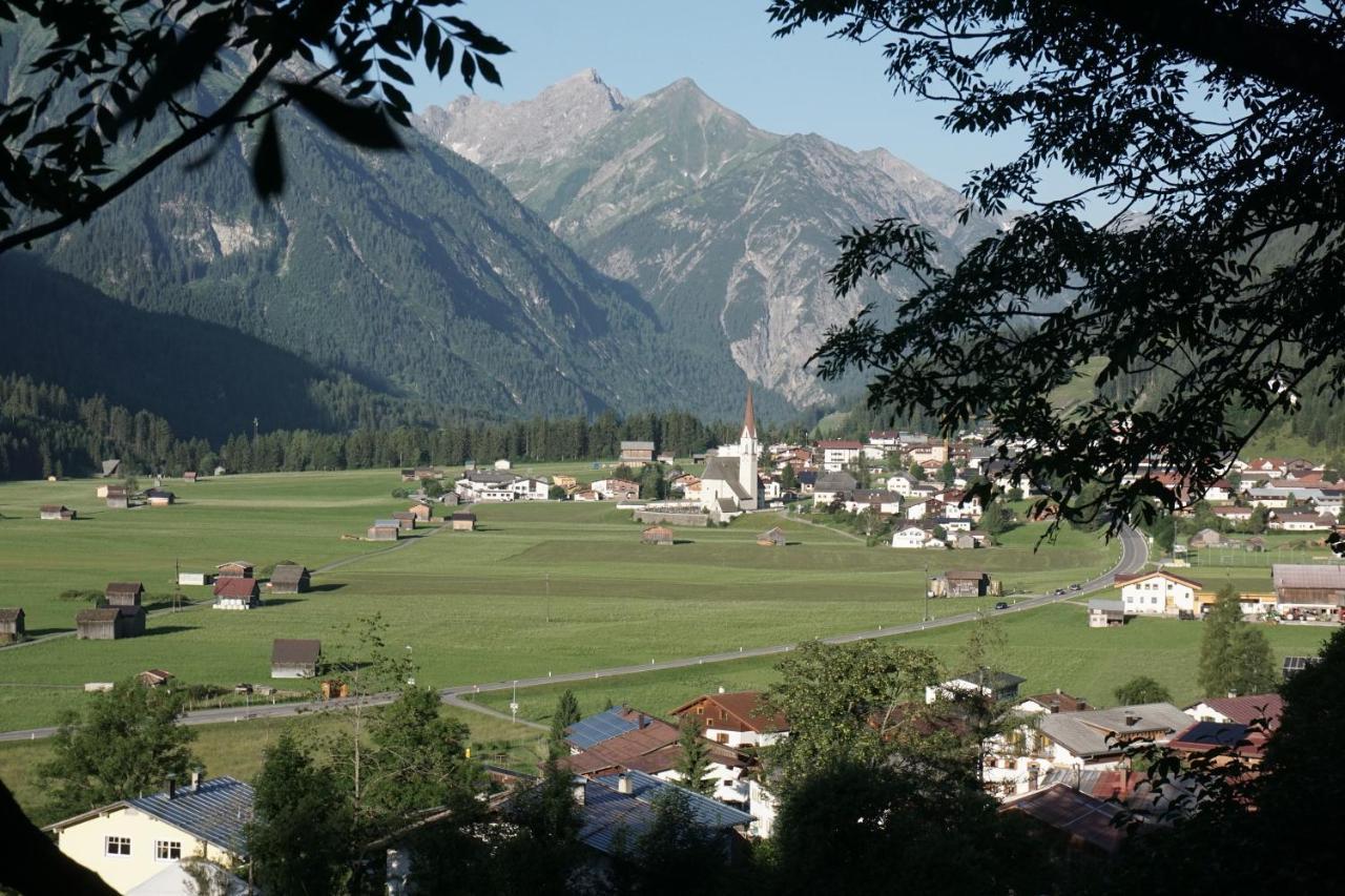 Haus Walch Bed and Breakfast Elbigenalp Eksteriør billede