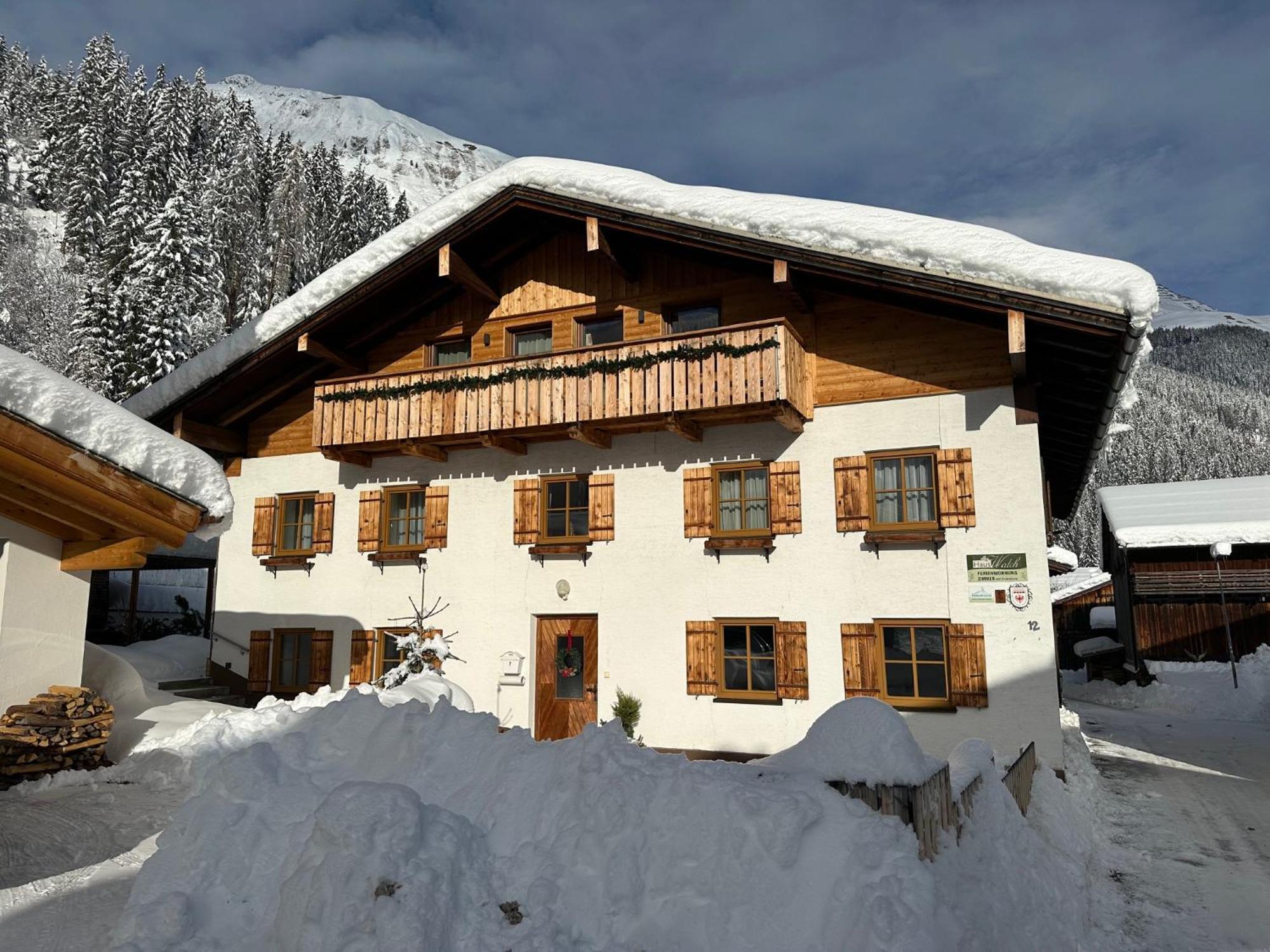 Haus Walch Bed and Breakfast Elbigenalp Eksteriør billede